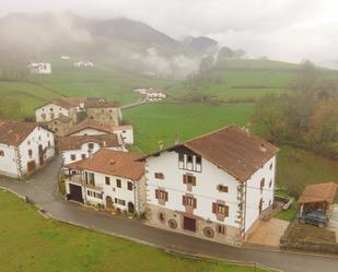 Vista exterior de Casa o xalet en venda en Baztan amb Calefacció i Moblat