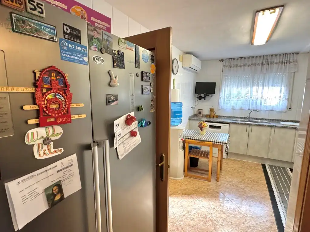 Cuina de Casa adosada en venda en El Vendrell amb Aire condicionat, Balcó i Piscina comunitària
