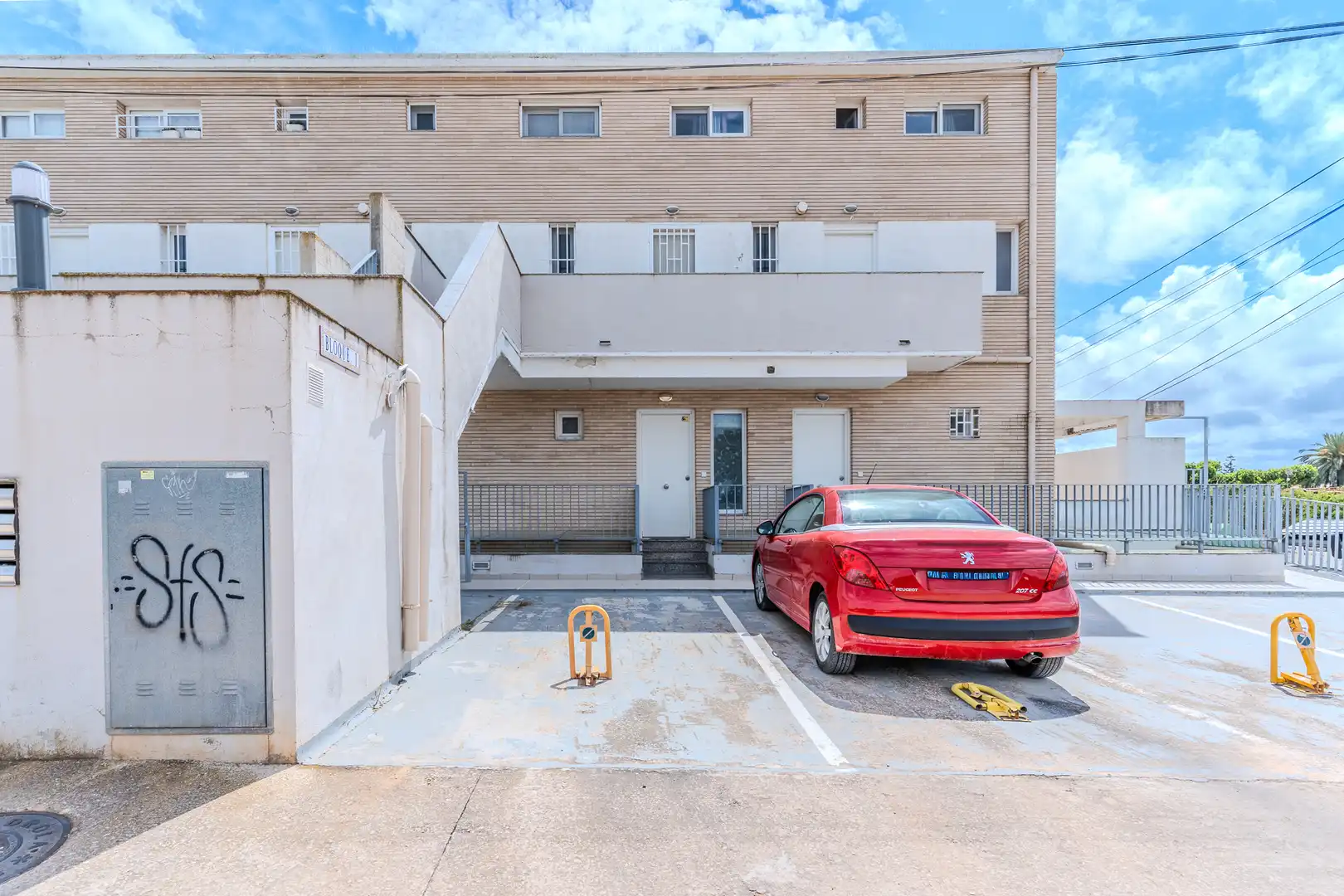 Exterior view of Duplexes for sale in Benicarló  with Air Conditioner, Terrace and Balcony
