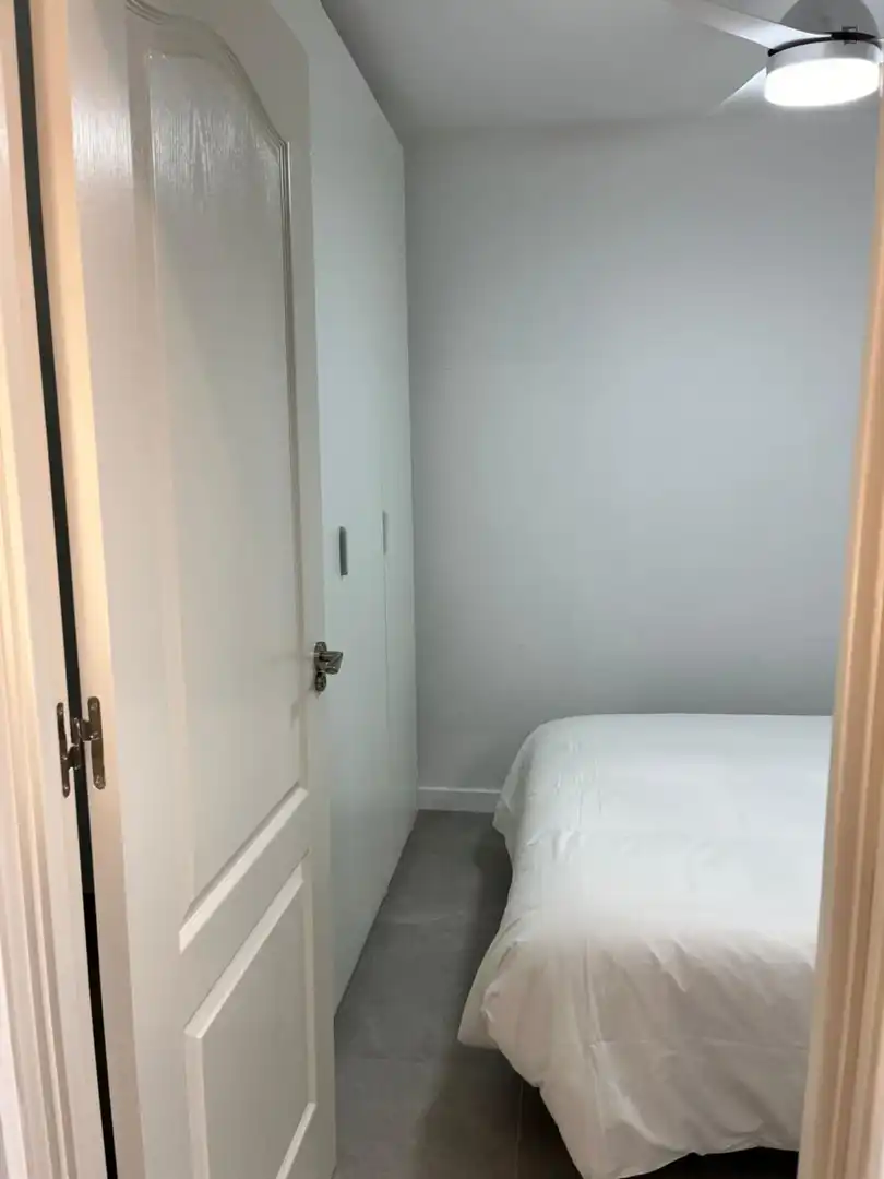 Habitación de Apartamento de alquiler en  Valencia Capital con Aire acondicionado, Amueblado y Horno