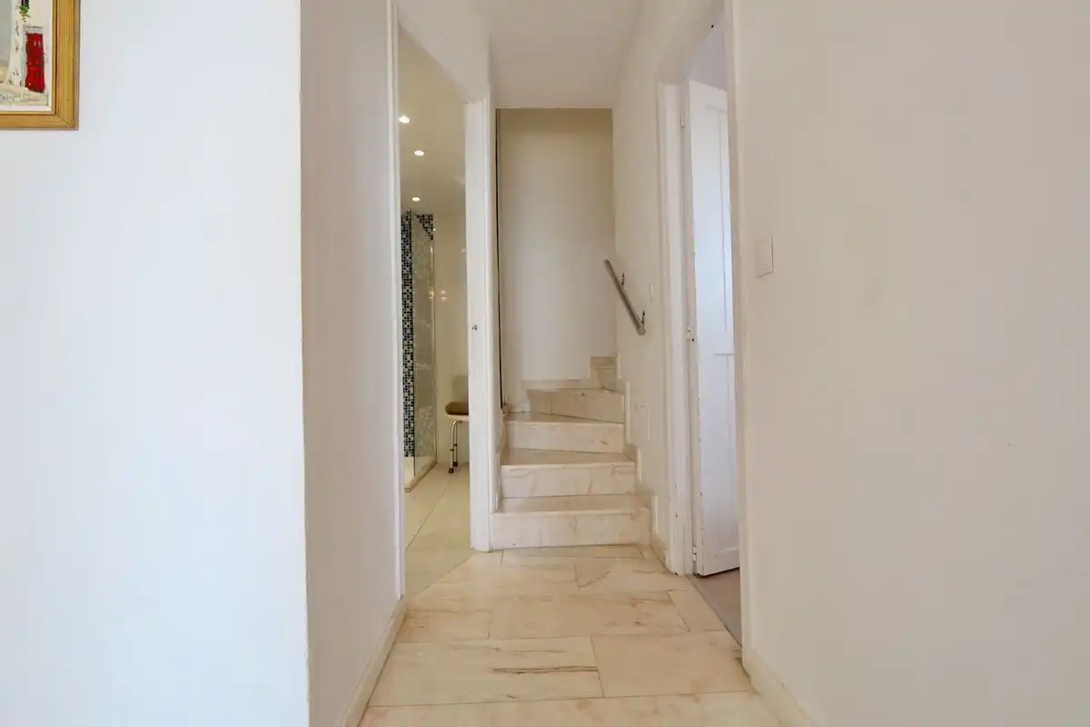 Wohnungen zum Verkauf in Marbella mit Klimaanlage, Terrasse und Alarm