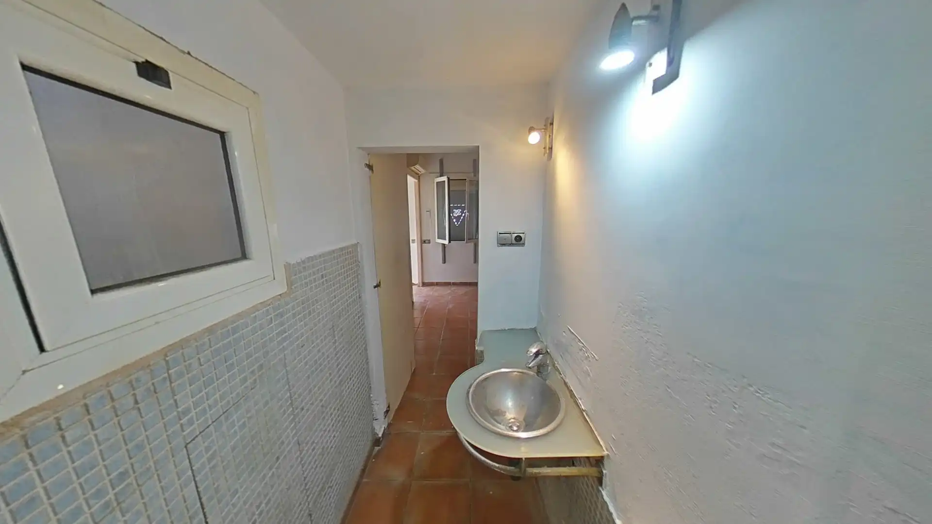 Bathroom of Flat for sale in Badalona