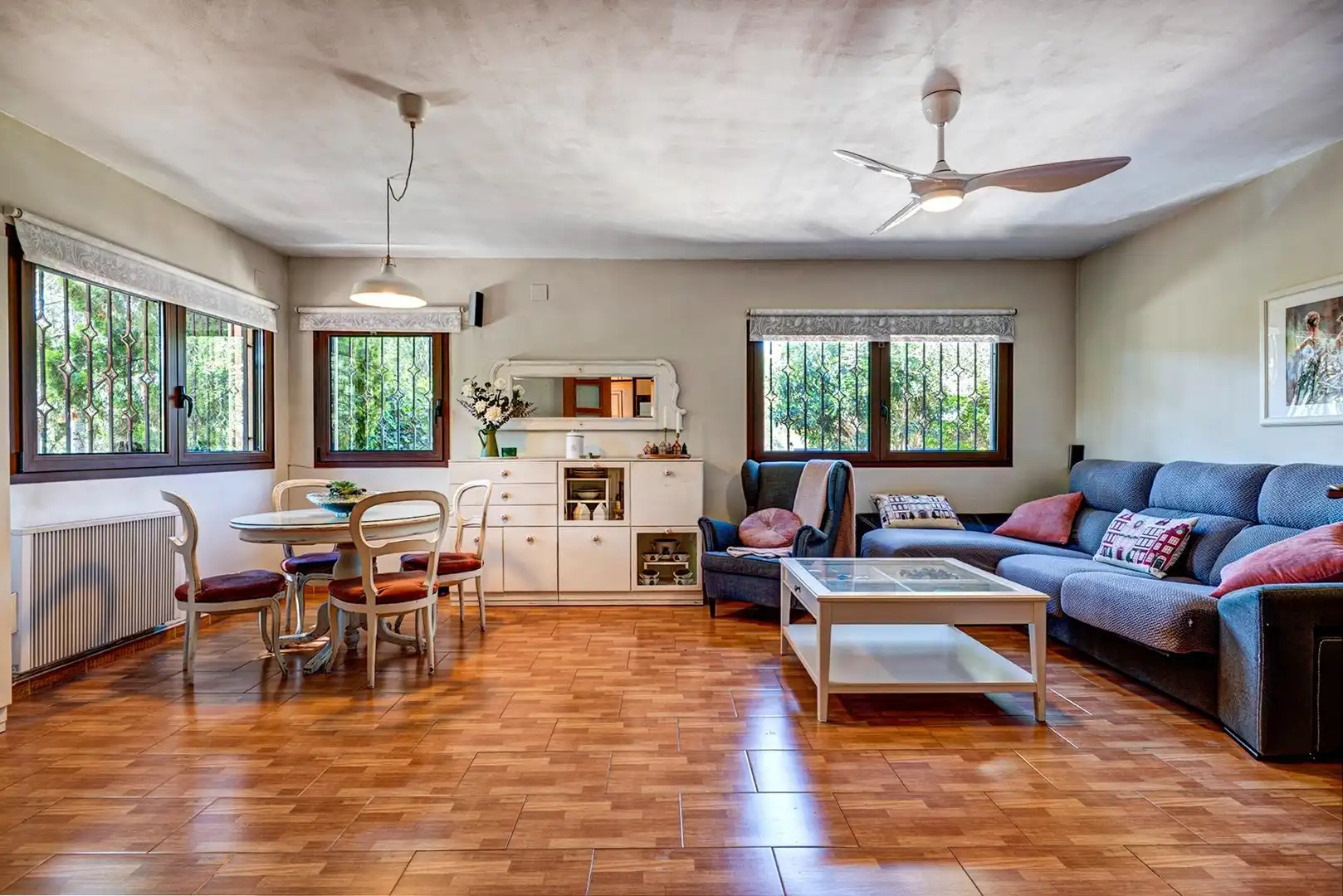 Sala de estar de Casa o chalet en venta en Collbató con Calefacción, Jardín privado y Piscina
