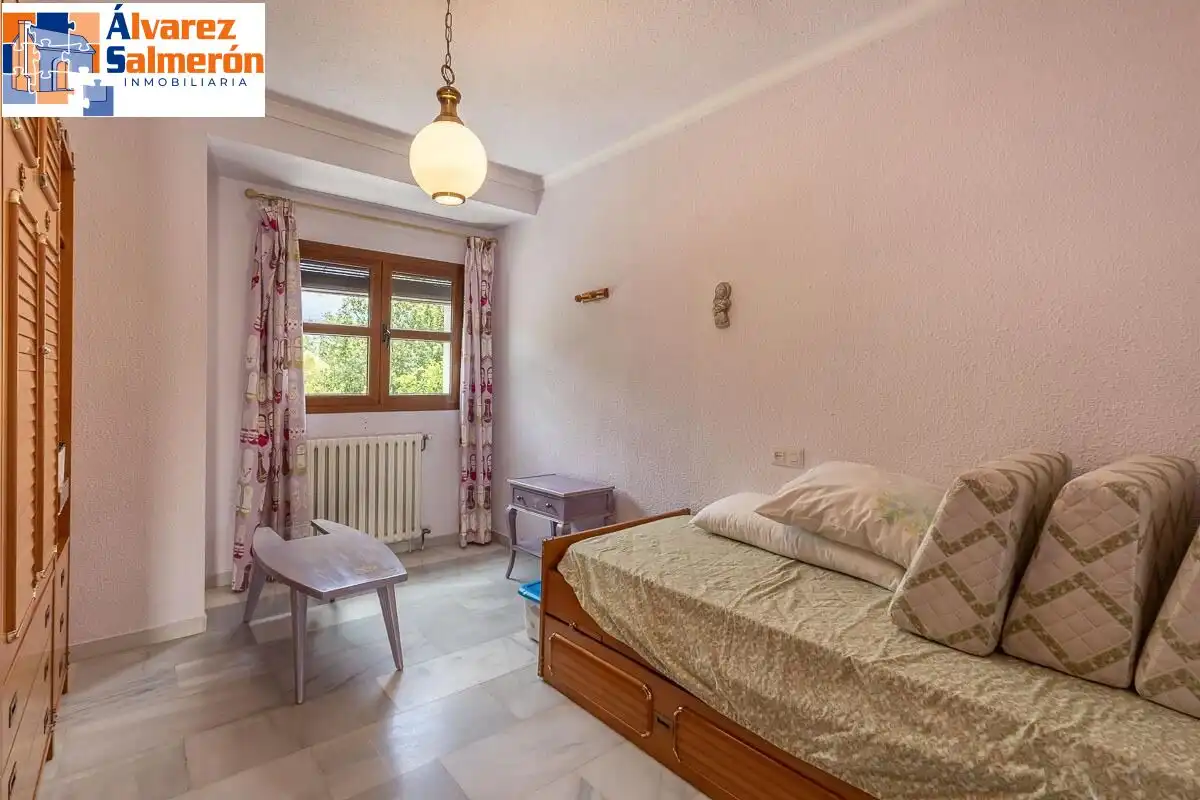 Habitación de Casa o chalet en venta en Huétor Vega con Aire acondicionado, Calefacción y Jardín privado
