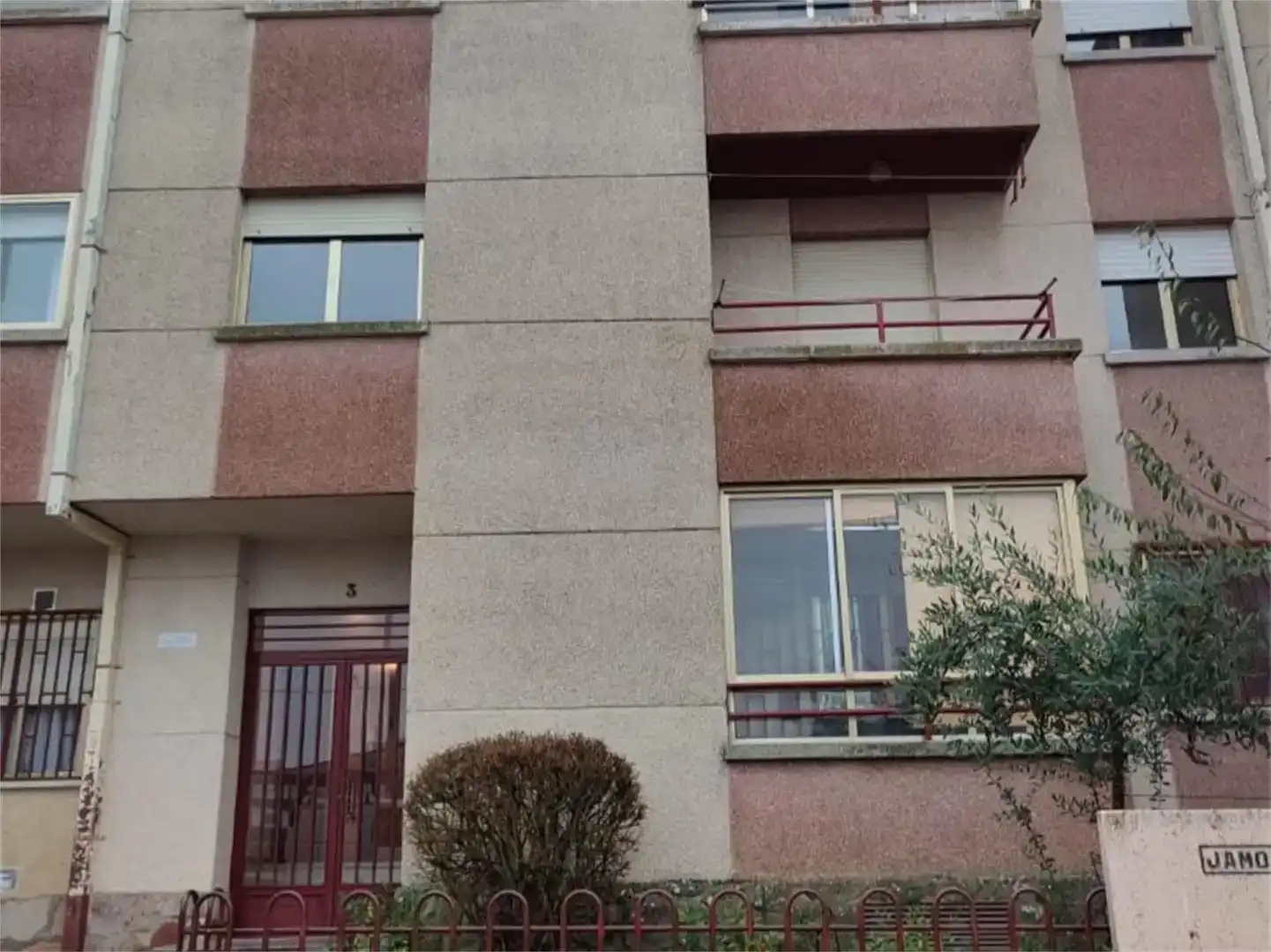 Vista exterior de Pis en venda en Vitigudino amb Traster, Moblat i Balcó
