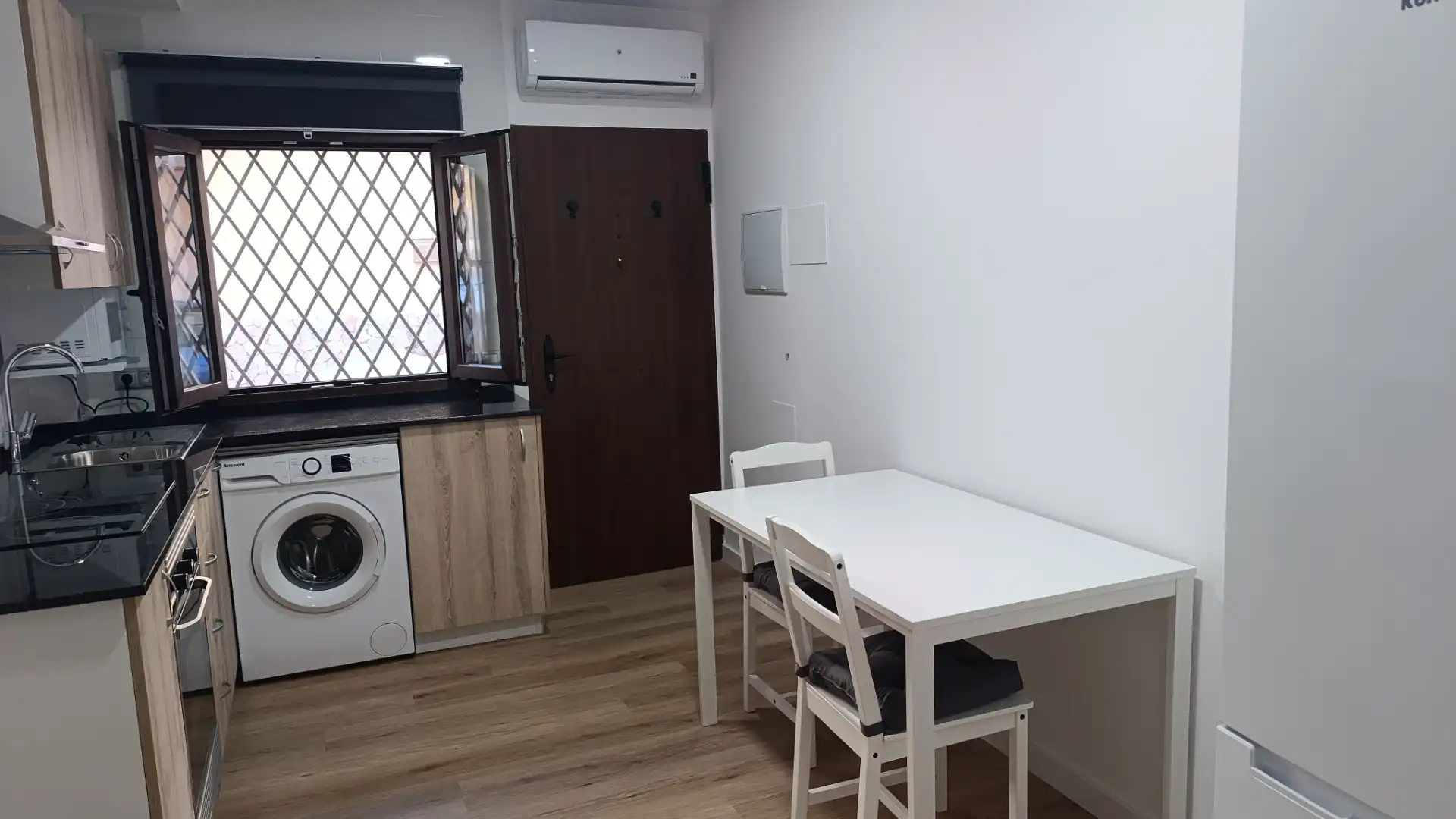 Cuina de Apartament de lloguer en Málaga Capital amb Aire condicionat, Moblat i Forn