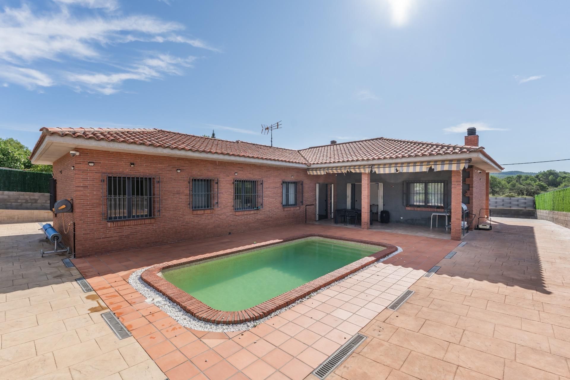 Piscina de Casa o xalet en venda en Querol amb Jardí privat i Piscina