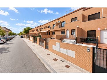 Casa con jardín en venta en Calle Creta