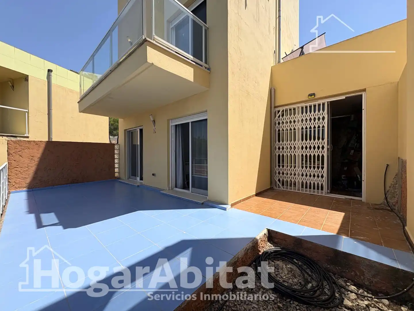 Vista exterior de Casa o chalet en venta en Almiserà con Aire acondicionado, Calefacción y Terraza