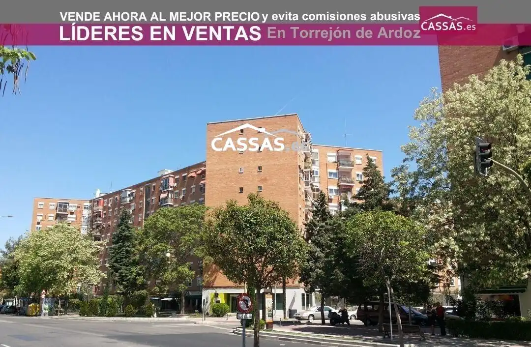 Vista exterior de Piso en venta en Torrejón de Ardoz con Calefacción y Terraza