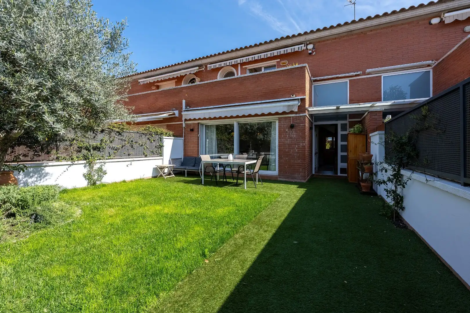 Jardí de Casa adosada en venda en Cunit amb Aire condicionat, Calefacció i Jardí privat
