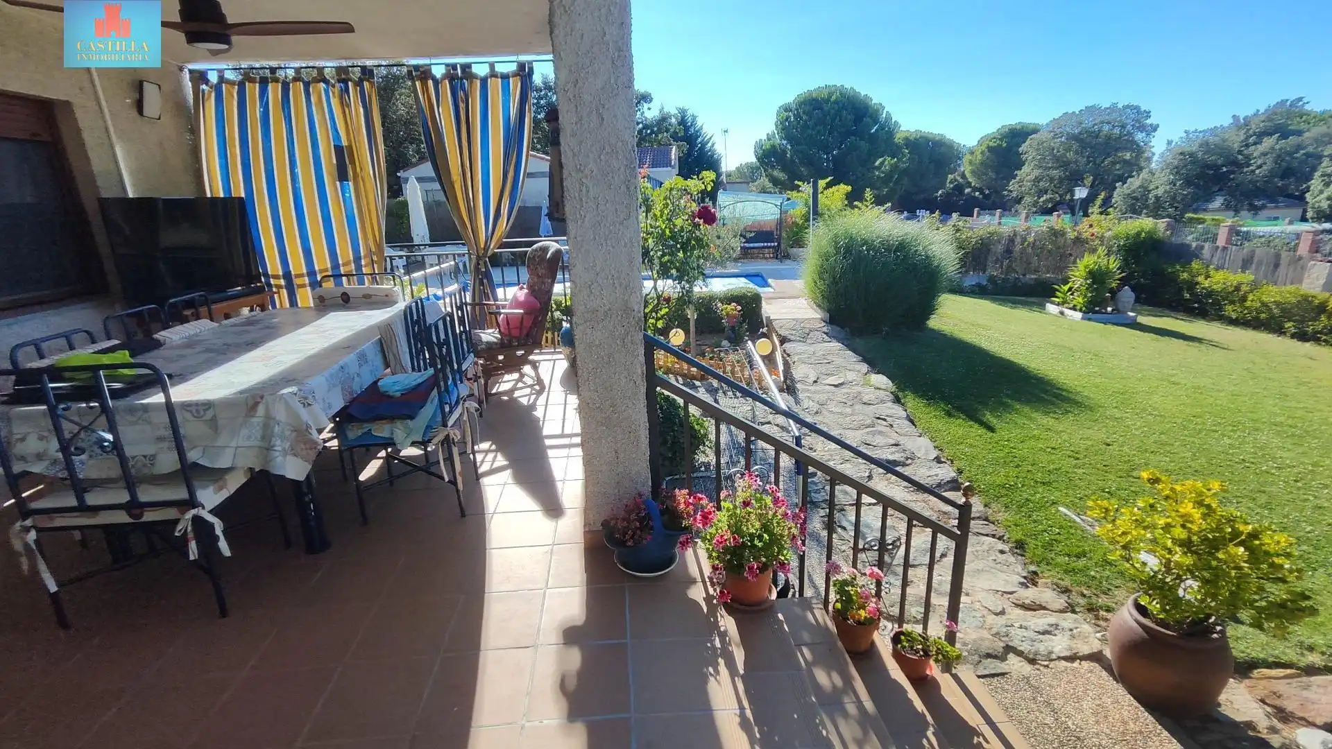 Terrassa de Casa o xalet en venda en Peñalba de Ávila amb Calefacció, Jardí privat i Traster
