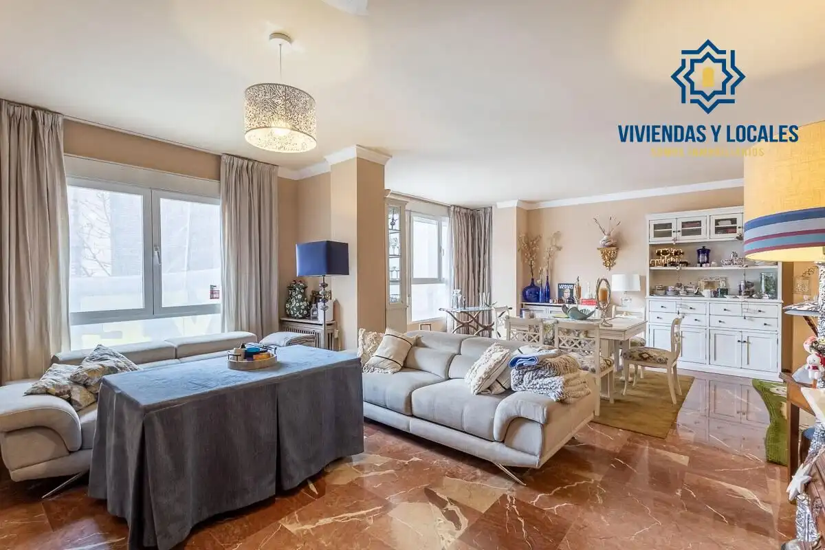 Piso con ascensor en venta en Centro, imagen 2