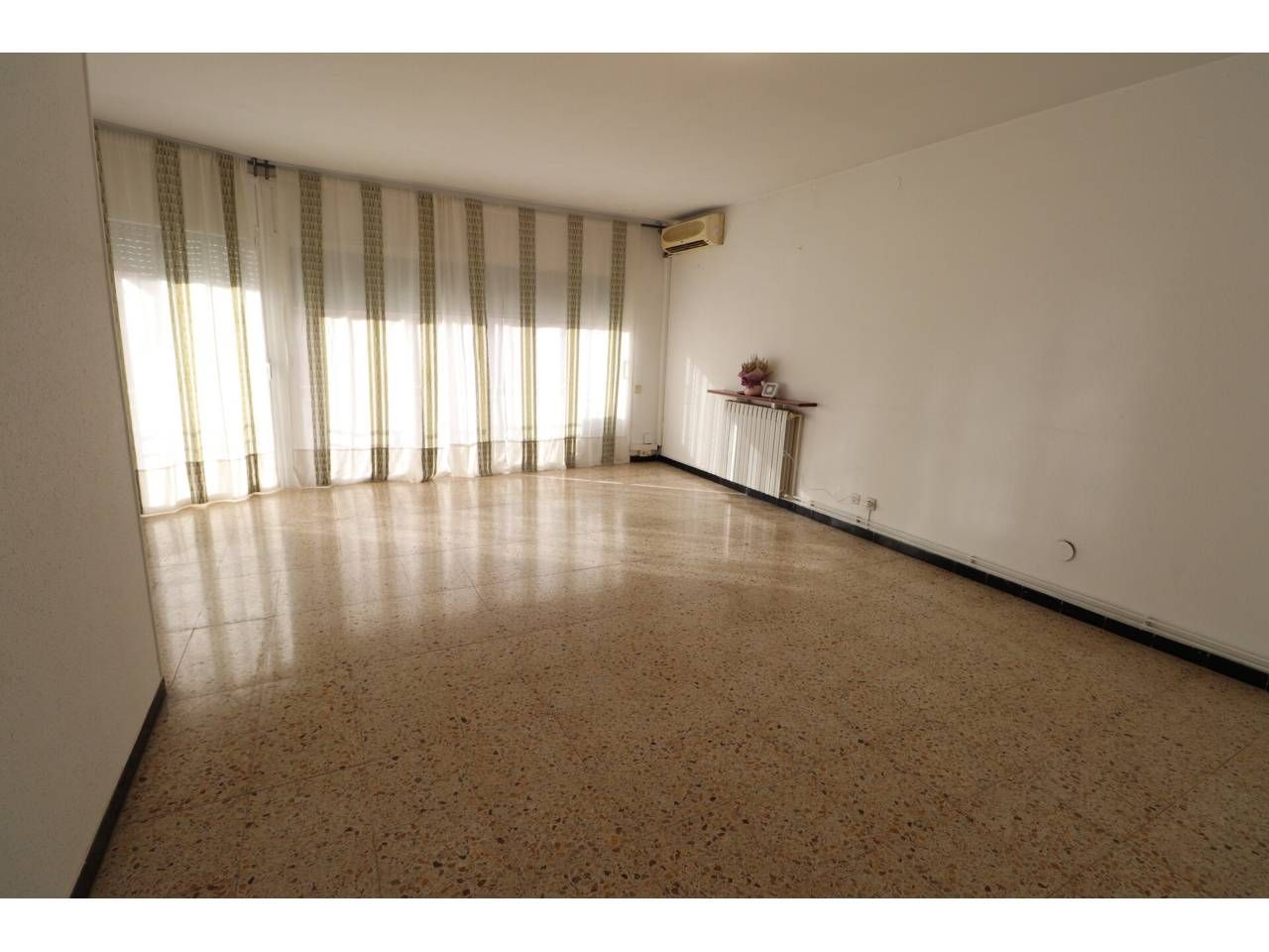 Living room of House or chalet for sale in Terrassa  with Air Conditioner, Heating and Private garden