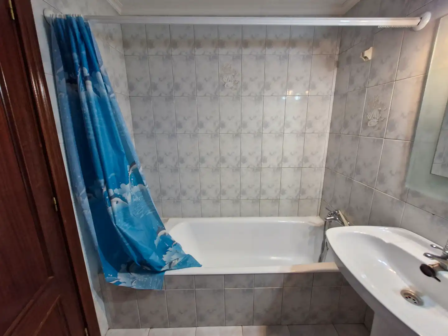 Baño de Piso de alquiler en Valle de Mena con Calefacción, Parquet y Amueblado