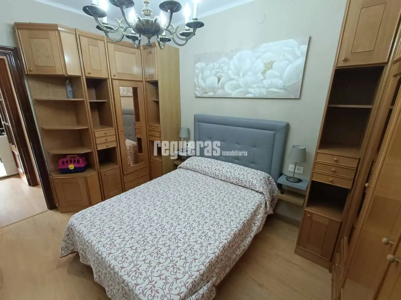 Dormitori de Pis en venda en Avilés amb Calefacció i Terrassa