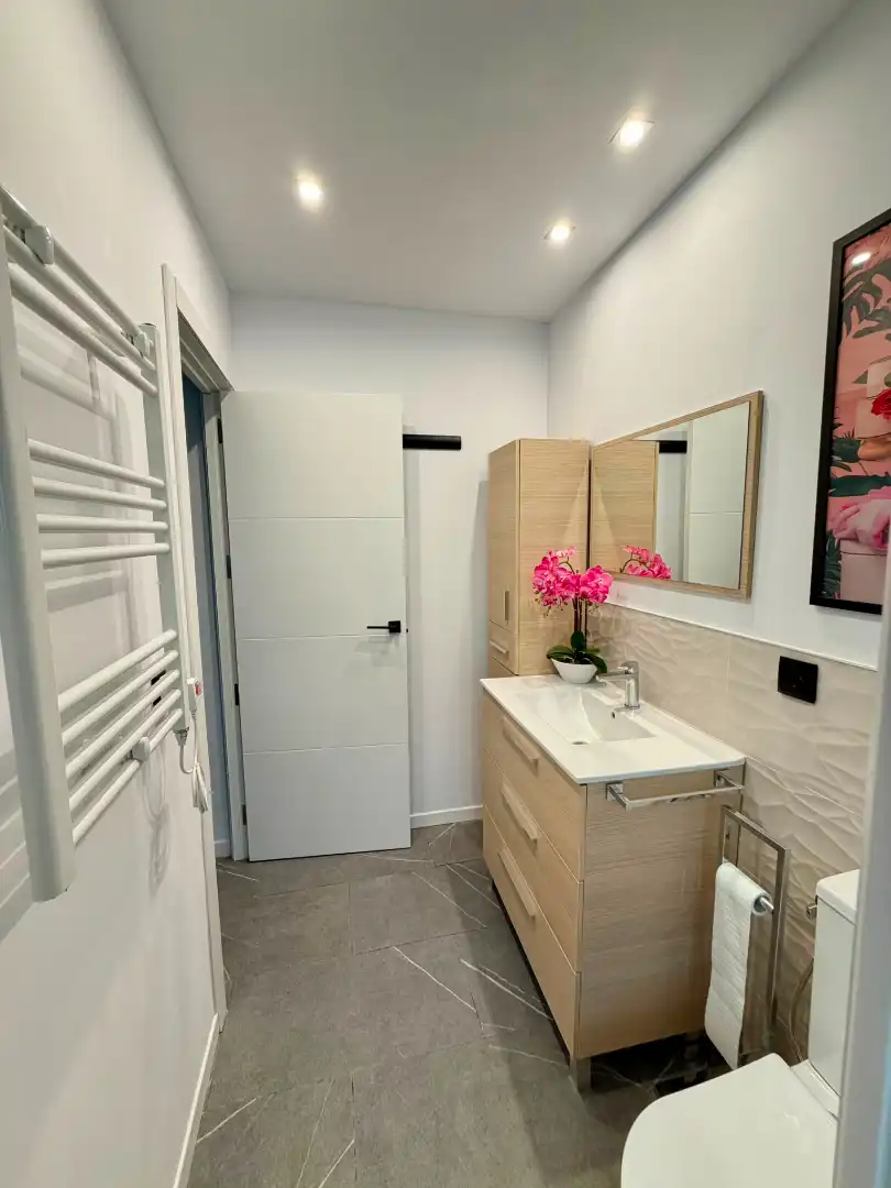 Badezimmer von Wohnung zum Verkauf in Ciudad Real mit Klimaanlage, Heizung und Möbliert