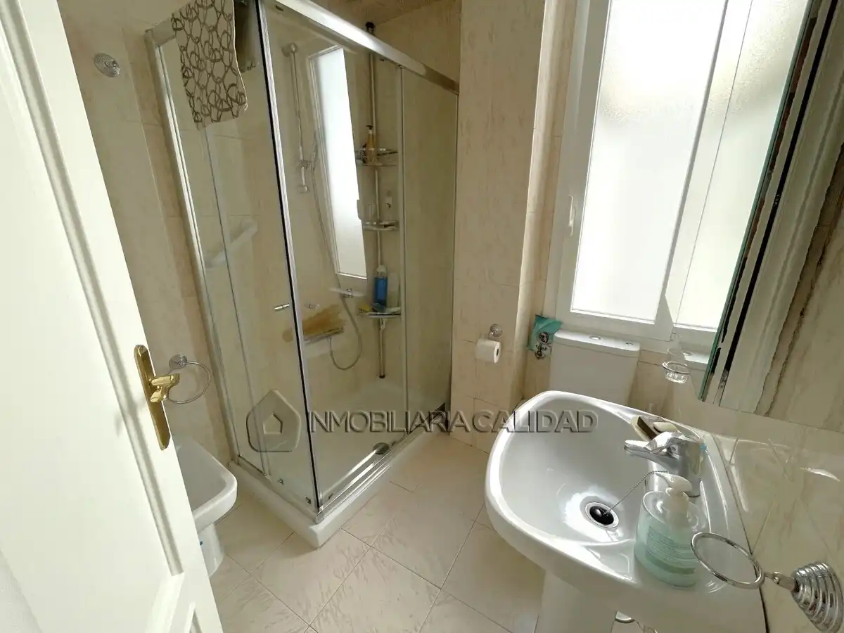 Bathroom of Flat for rent in Burgos  with Heating and Furnished
