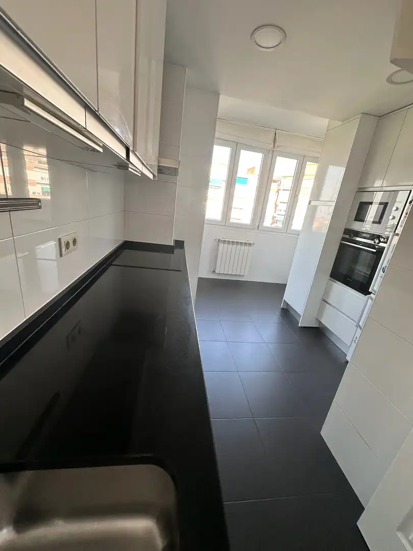 Kitchen of Flat for sale in Madrid  with Air Conditioner, Parquet flooring and Storage room