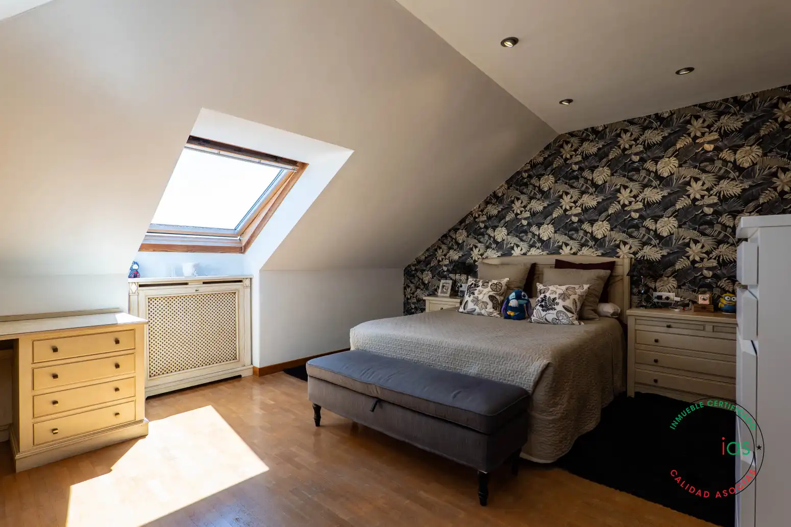 Habitación de Piso en venta en Gijón  con Calefacción, Parquet y Trastero