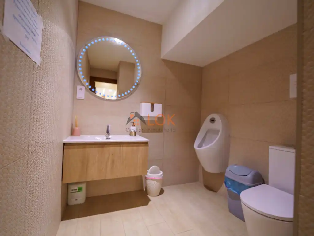 Bathroom of Commercial properties for sale in Torremolinos