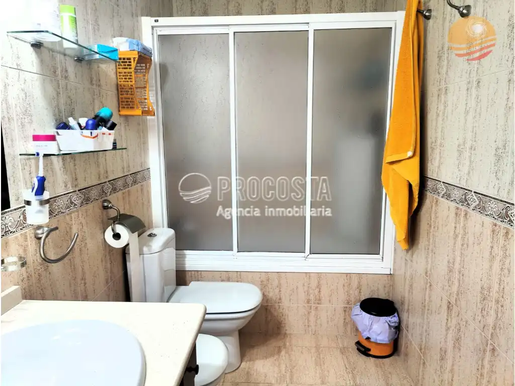 Baño de Casa adosada en venta en Almuñécar con Aire acondicionado, Jardín privado y Terraza