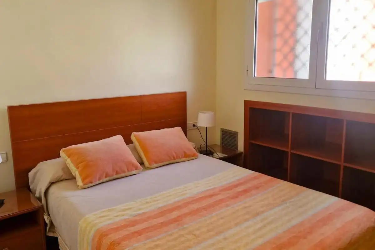 Habitación de Apartamento de alquiler en Girona con Aire acondicionado, Calefacción y Terraza