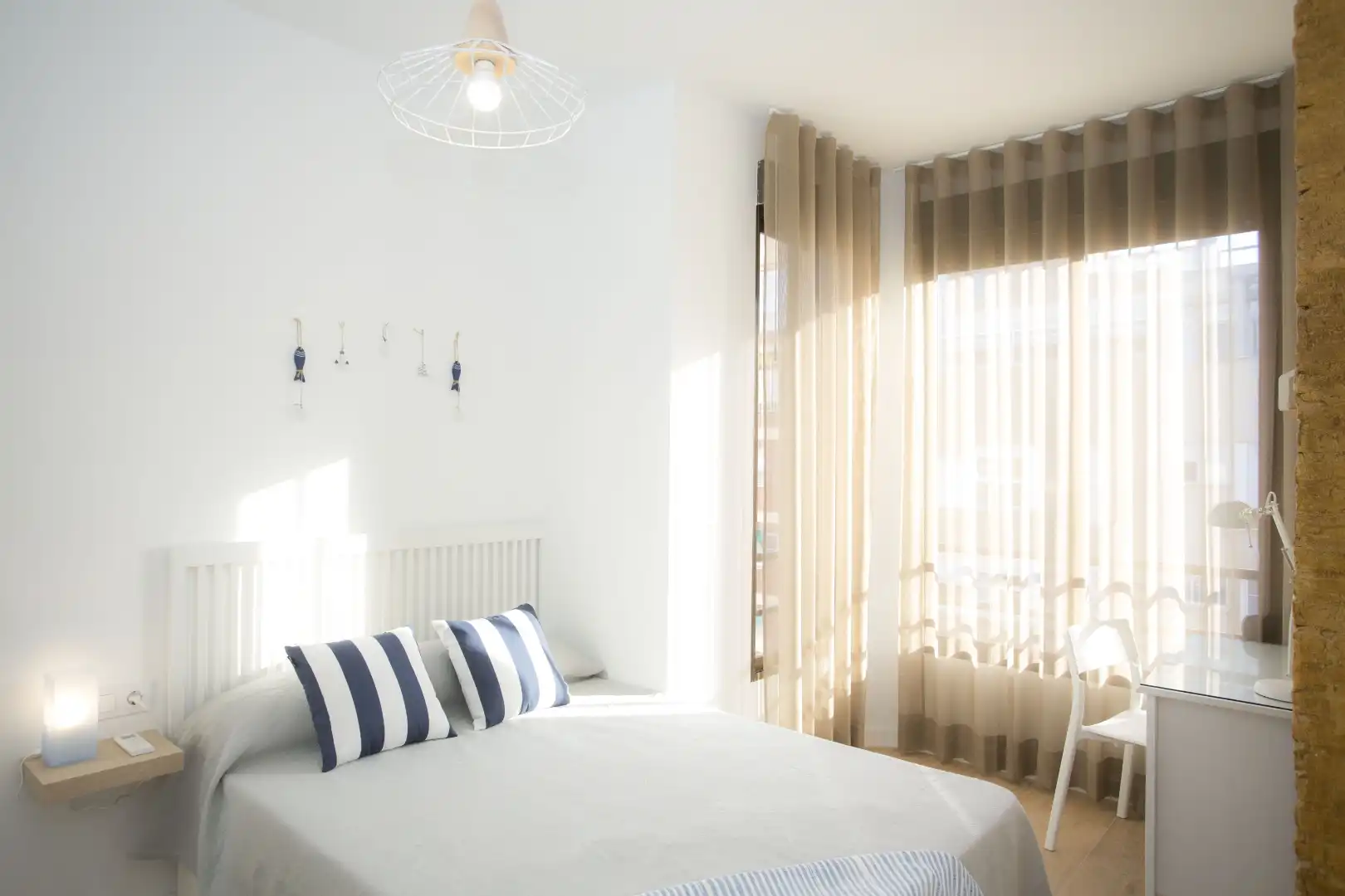 Bedroom of Flat for share in Valencia  with Air Conditioner, Parquet flooring and Furnished