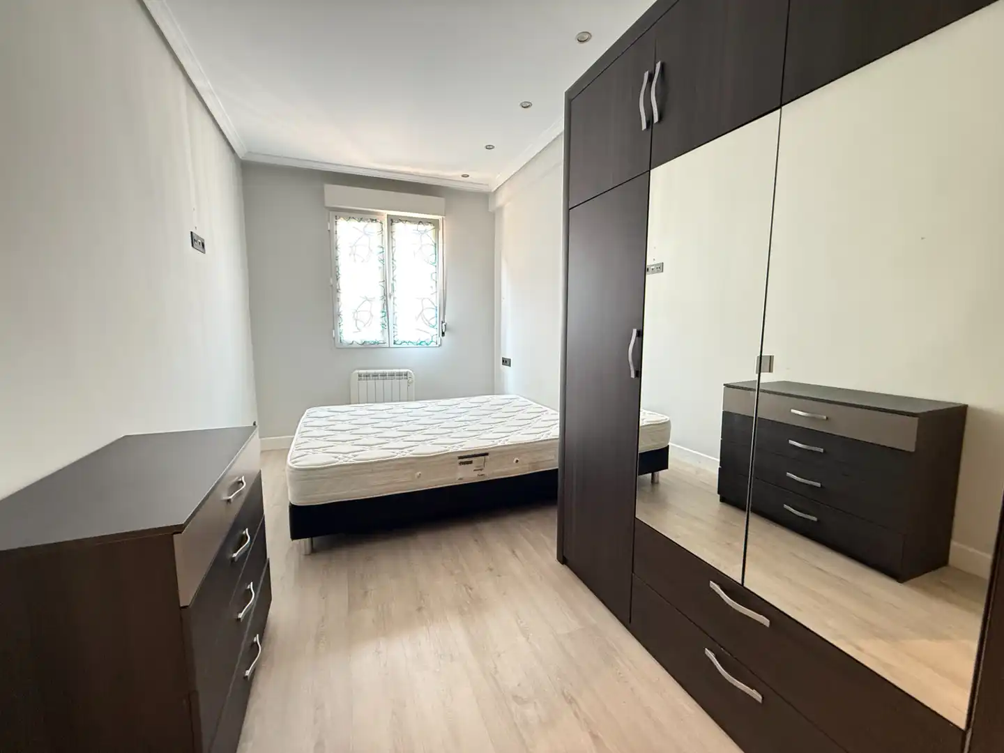 Habitación de Piso en venta en Bilbao  con Calefacción y Amueblado