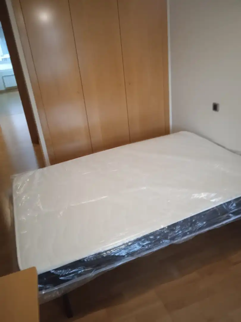 Bedroom of Flat for rent in  Logroño  with Furnished, Oven and Washing machine