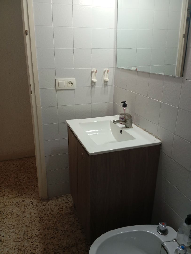 Bany de Pis de lloguer en Calafell amb Moblat, Forn i Rentadora