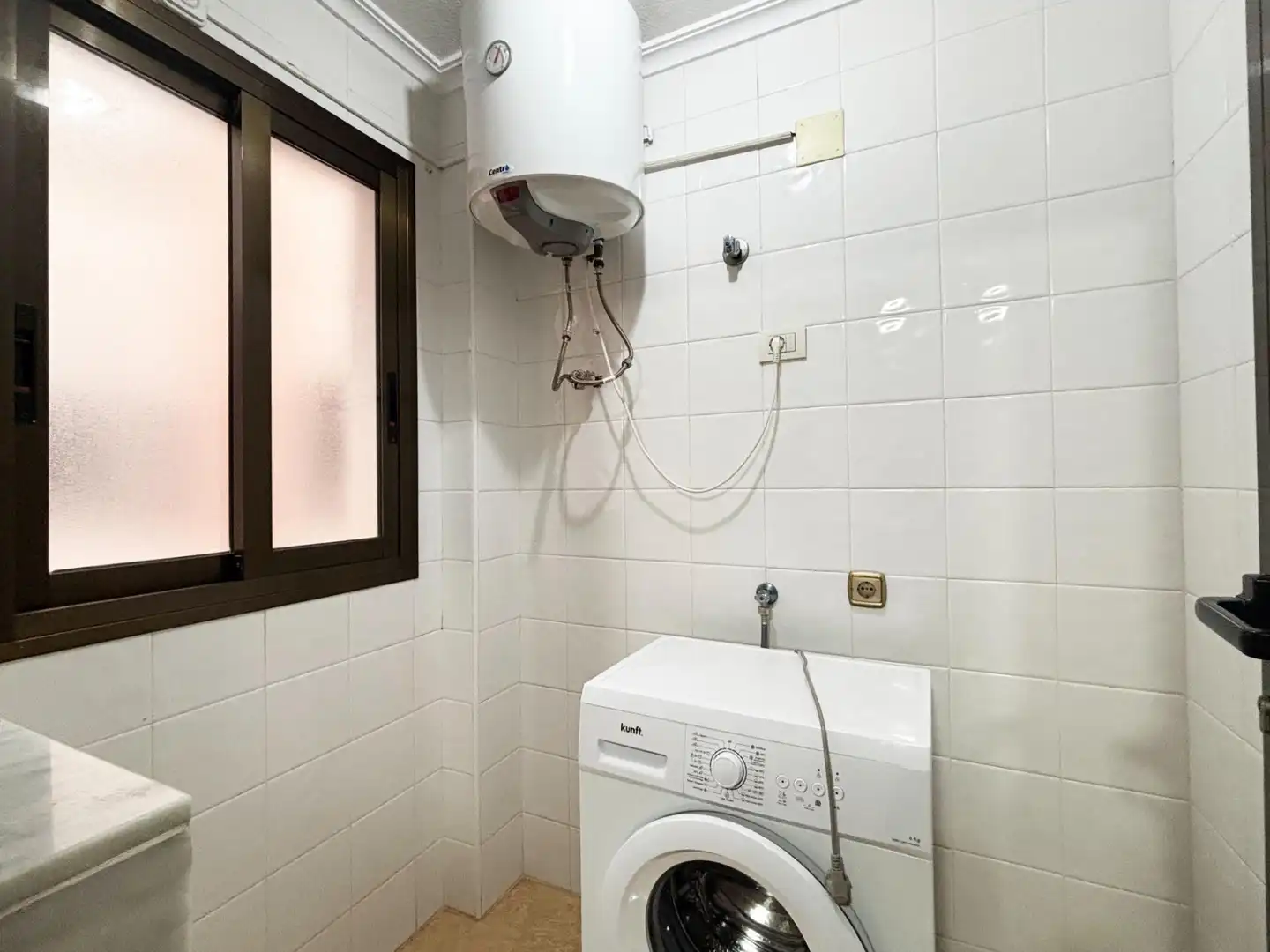Baño de Piso en venta en Torrevieja con Aire acondicionado, Terraza y Amueblado