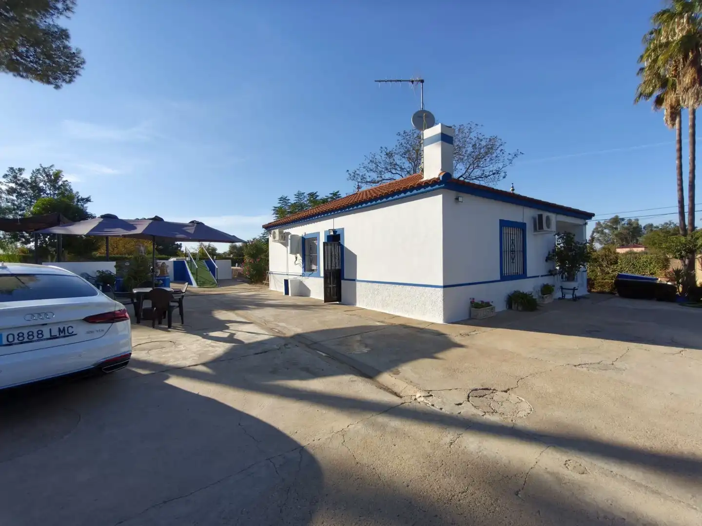 Vista exterior de Terreno en venta en Carmona, Sevilla