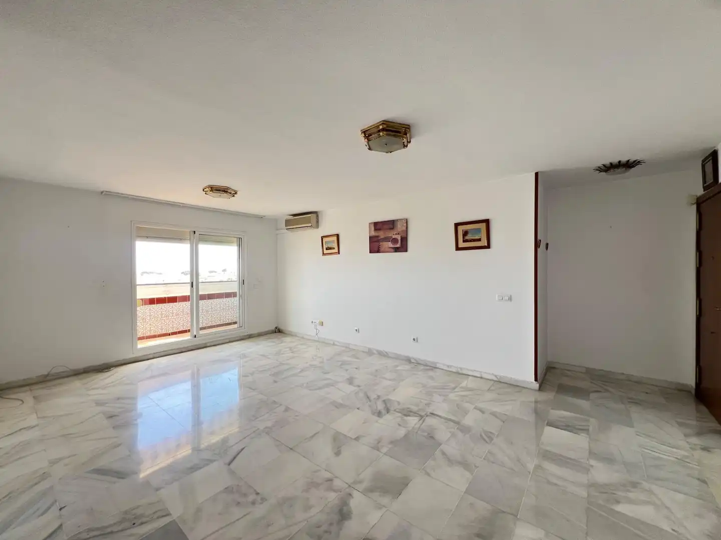 Wohnzimmer von Dachboden zum Verkauf in Torremolinos mit Klimaanlage, Heizung und Terrasse