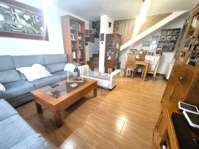 Maisonette zum verkauf in Serranillos del Valle mit Klimaanlage, Heizung und Abstellraum