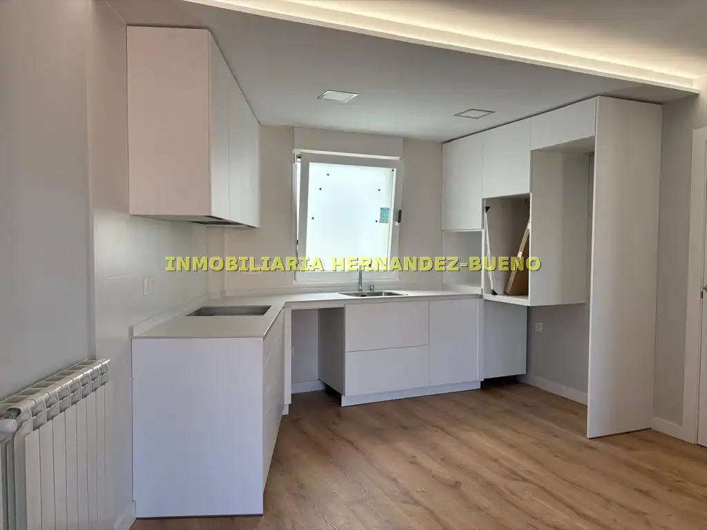Kitchen of Flat for sale in Salamanca  with Air Conditioner, Heating and Balcony