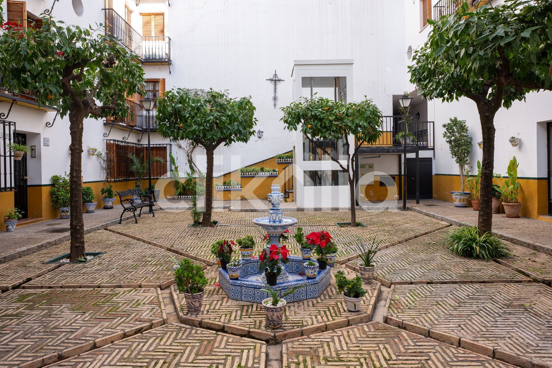 Vista exterior de Pis en venda en  Sevilla Capital amb Aire condicionat, Jardí privat i Terrassa