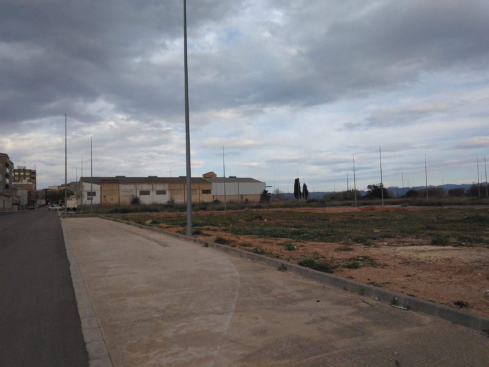 Industrial land for sale in Alberic