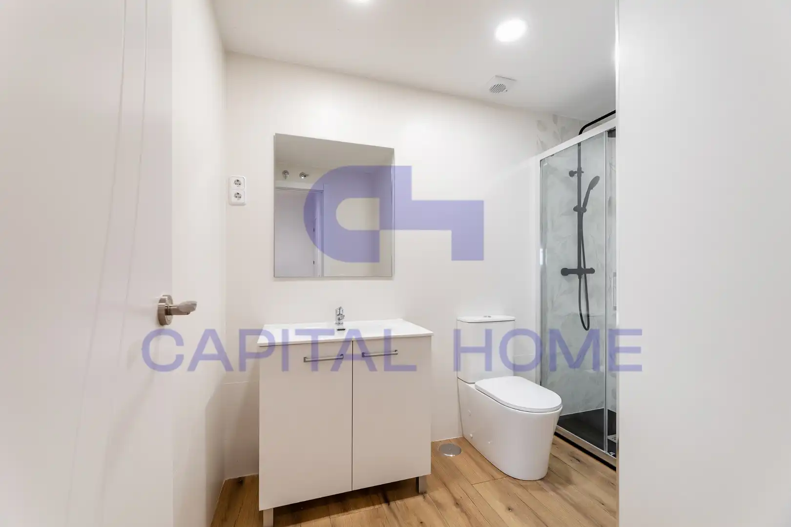 Bathroom of Flat for sale in Fuenlabrada  with Alarm