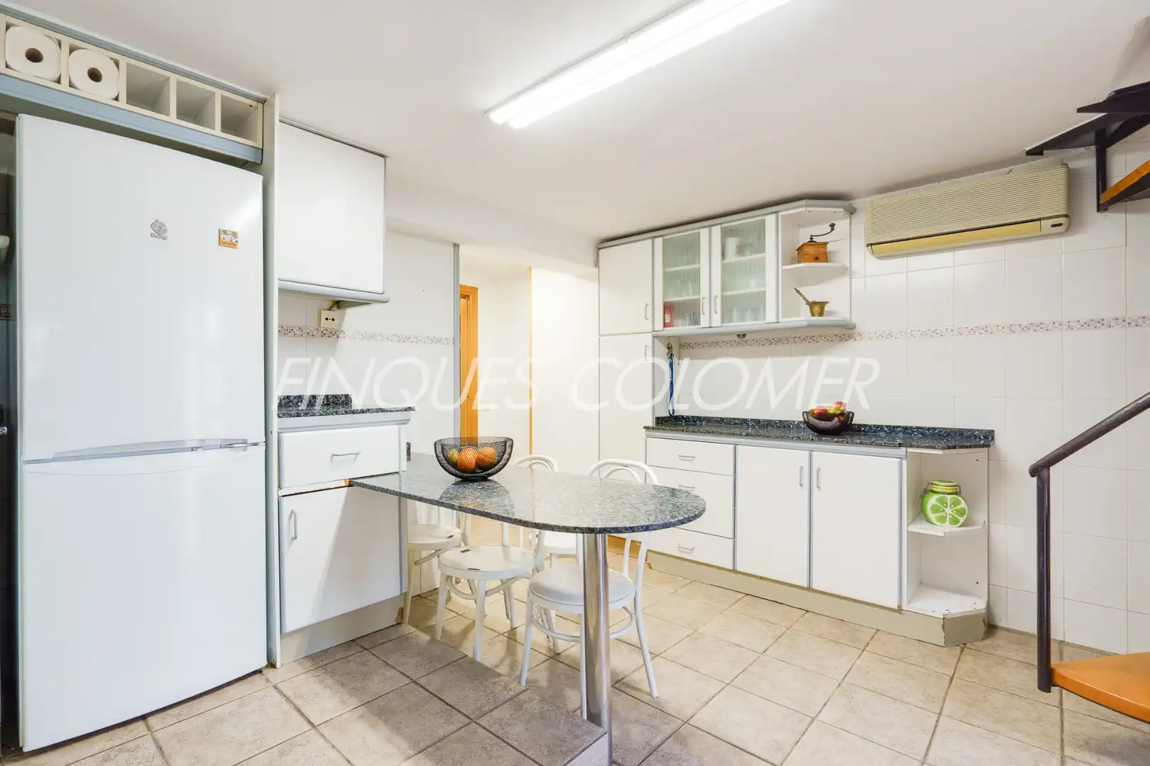 Kitchen of Houses for sale in Rubí  with Air Conditioner, Private garden and Parquet flooring