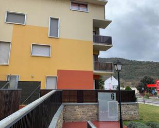 Vista exterior de Planta baixa en venda en Puente la Reina de Jaca amb Piscina