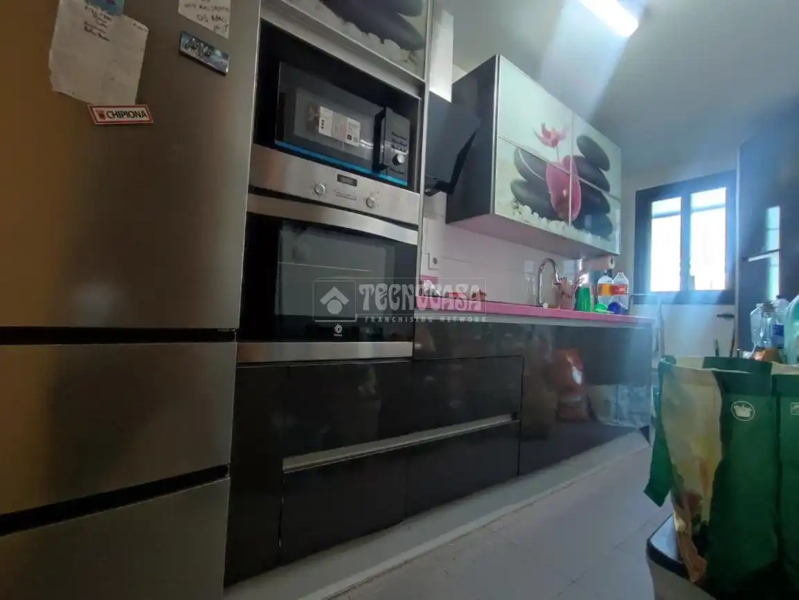 Kitchen of Flat for sale in Sevilla  with Air Conditioner