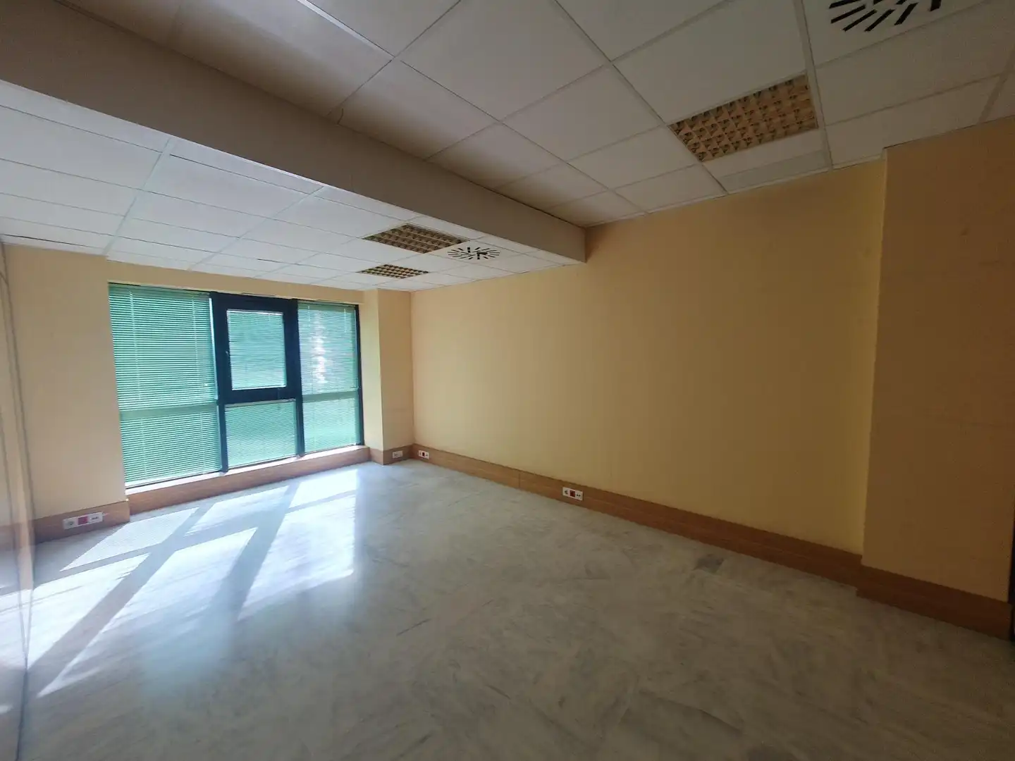Büro zum Verkauf in Sevilla