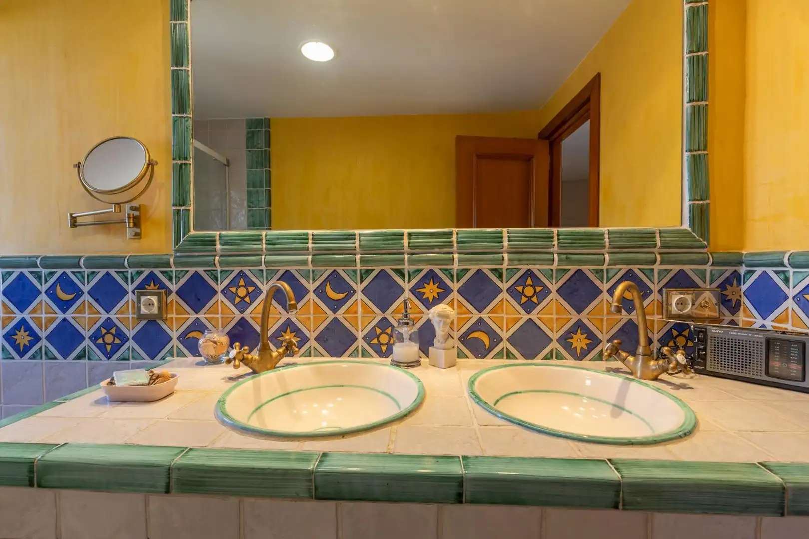 Bany de Casa o xalet en venda en La Zubia amb Aire condicionat, Calefacció i Piscina comunitària