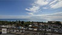 Vista exterior de Àtic en venda en Mataró amb Terrassa