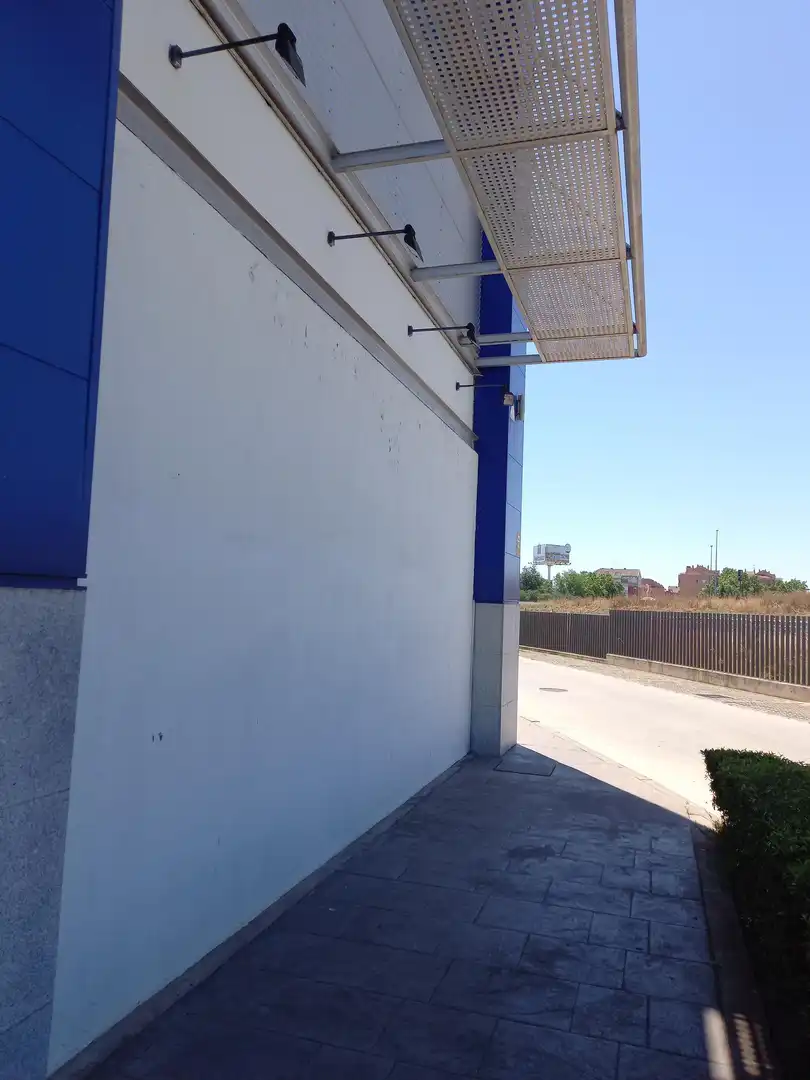 Local comercial de lloguer a Espartales, imagen 4