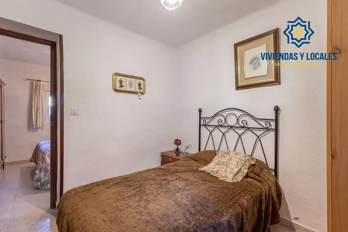 Bedroom of Flat for sale in Granada