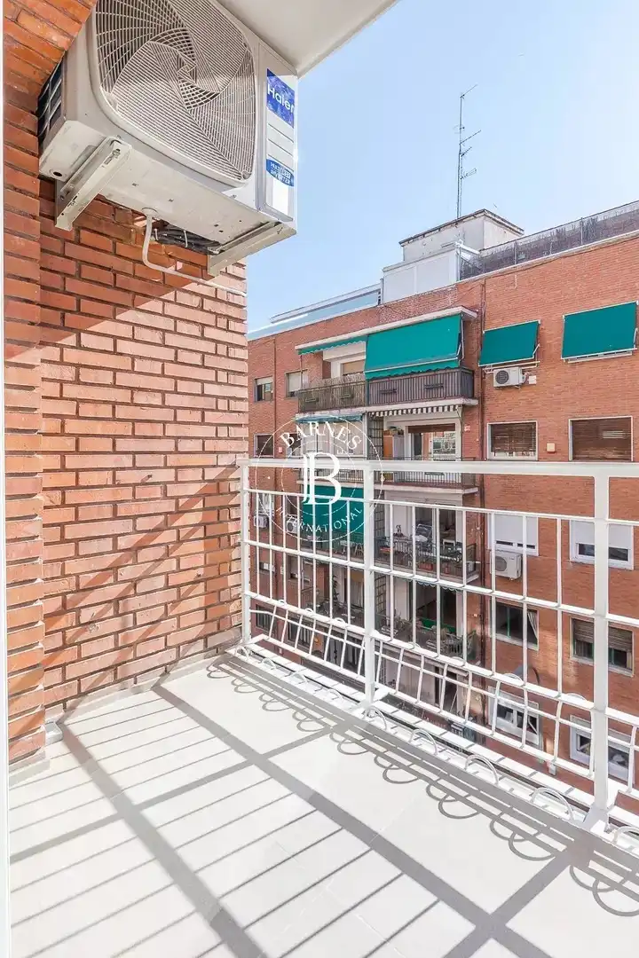 Balcony of Flat for sale in Madrid  with Air Conditioner, Heating and Furnished