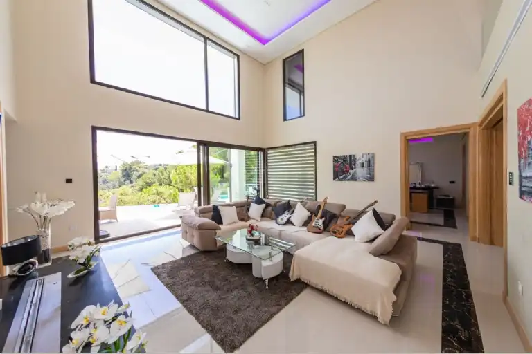 Chalet con piscina en venta en La Quinta, imagen 4