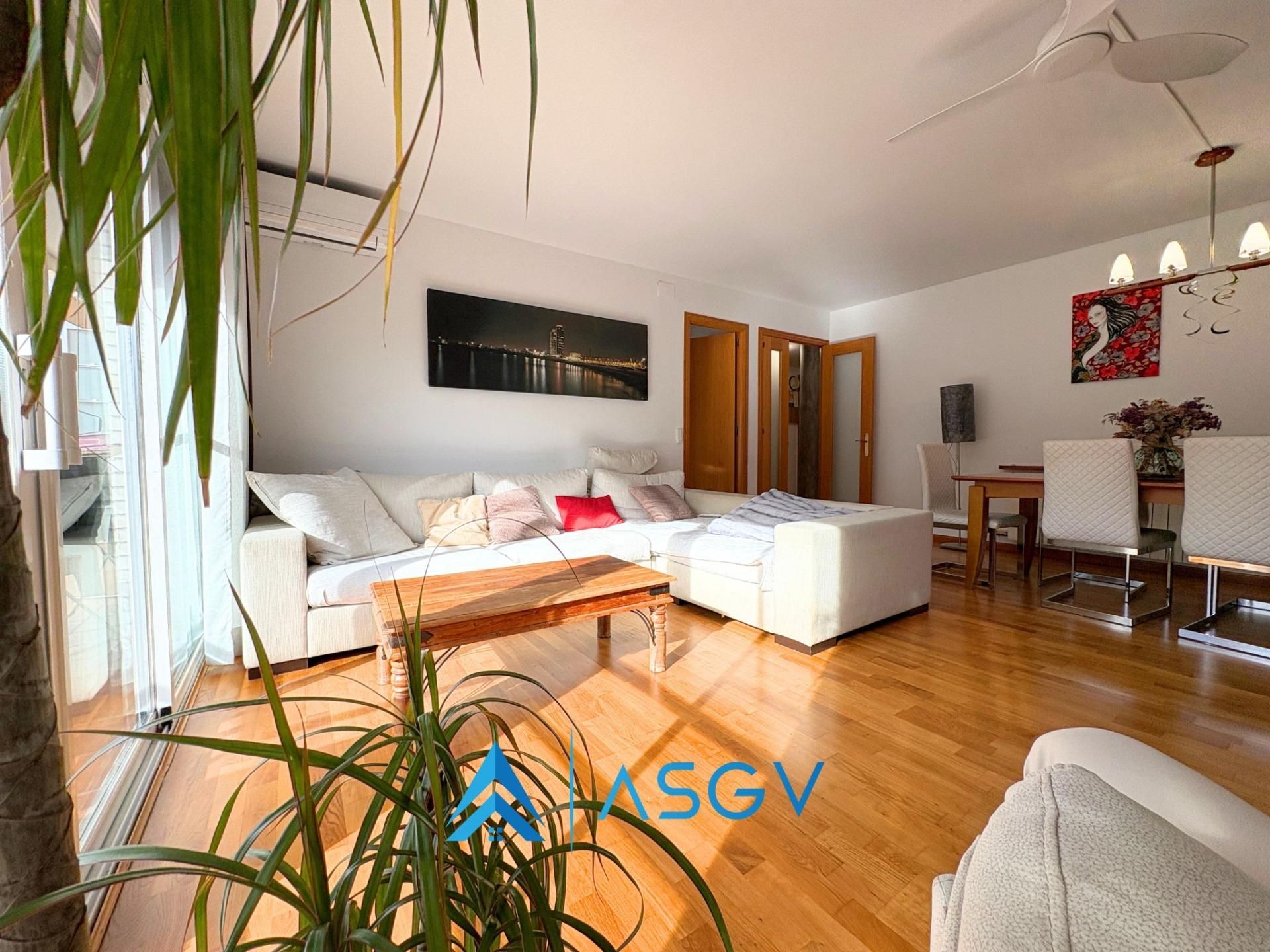 Sala d'estar de Pis en venda en Igualada amb Aire condicionat, Calefacció i Parquet